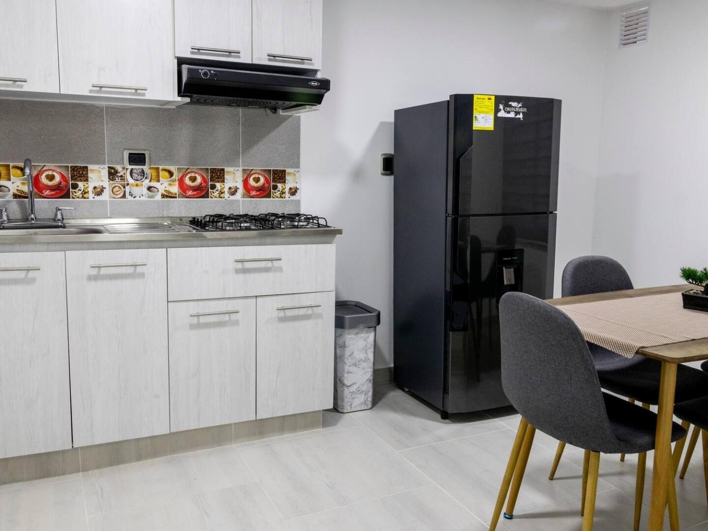 Apartment Modernos En La Avenida 80 Medellin