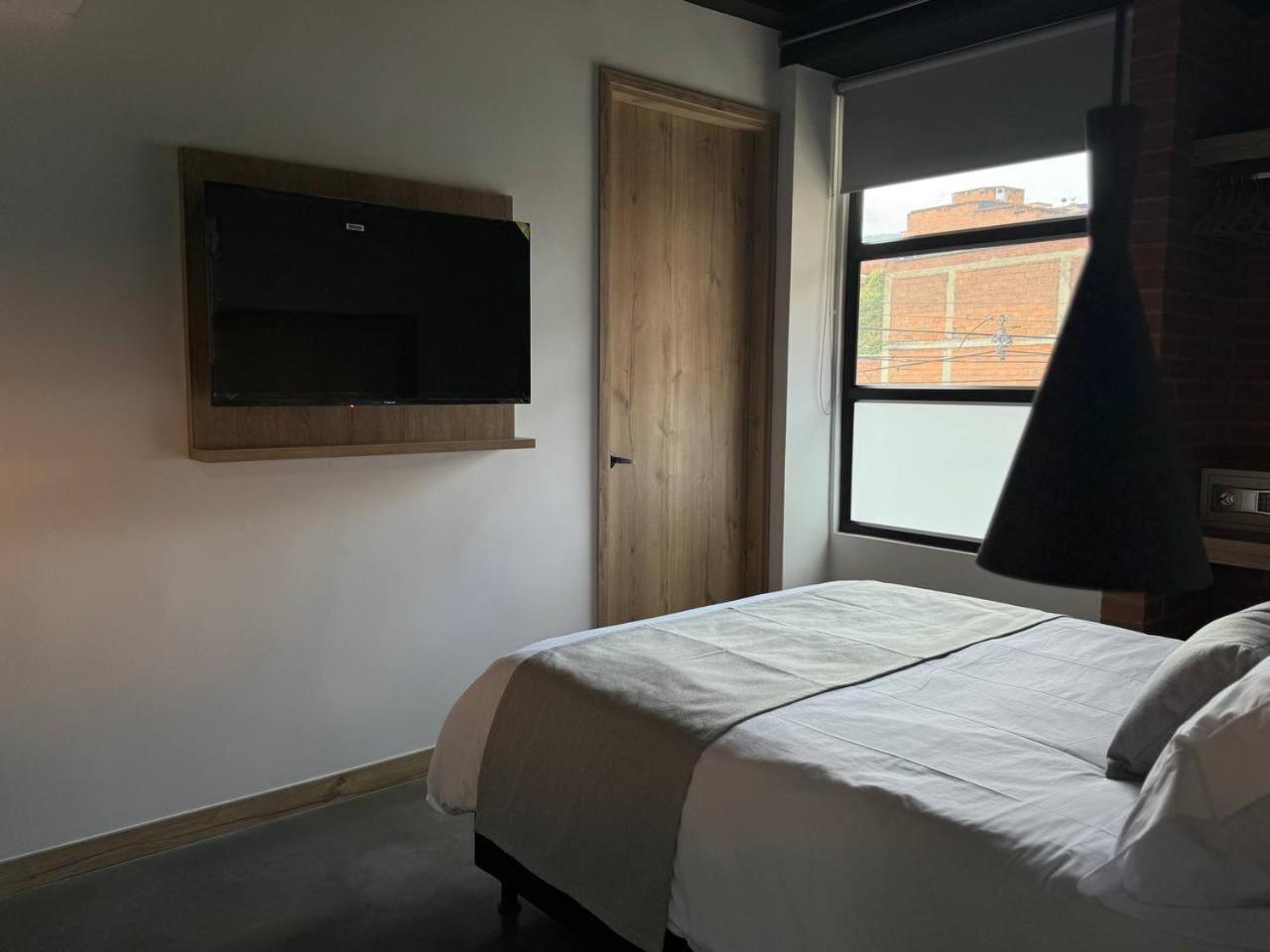 Akela Park Hotel *