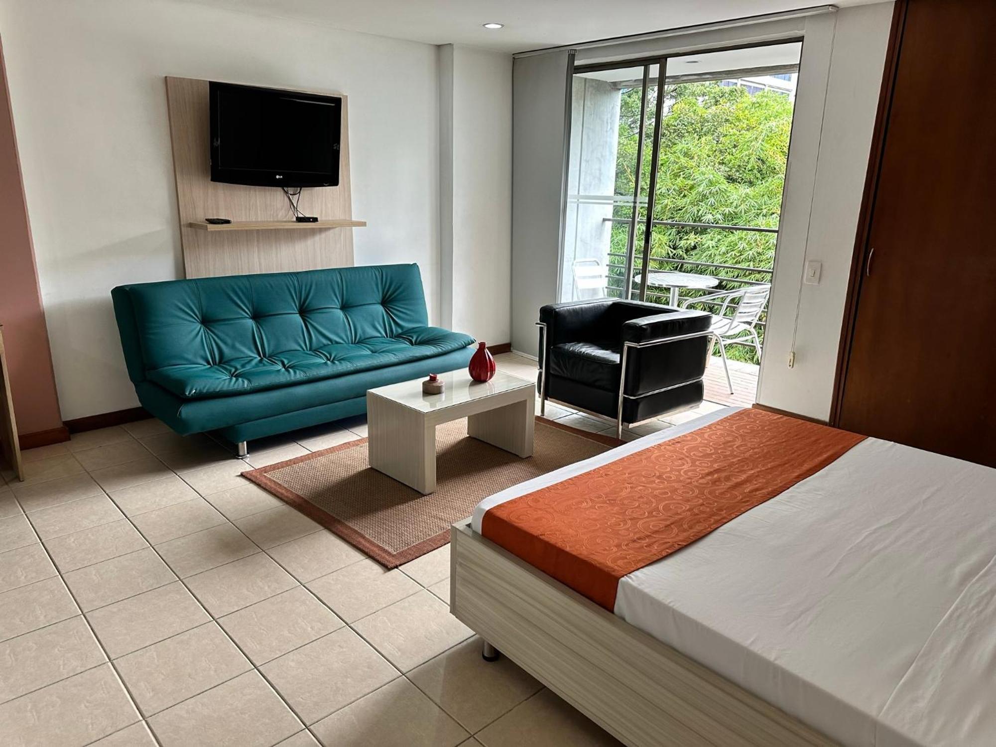 Apartment Amoblados Poblado Patio Bonito
