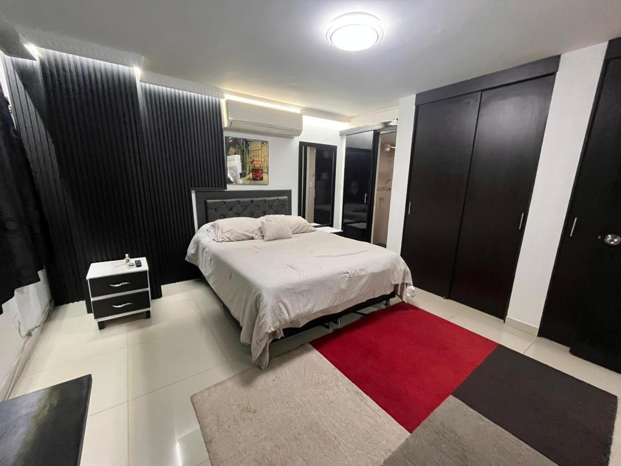 Apartment Modern Near Lleras Park