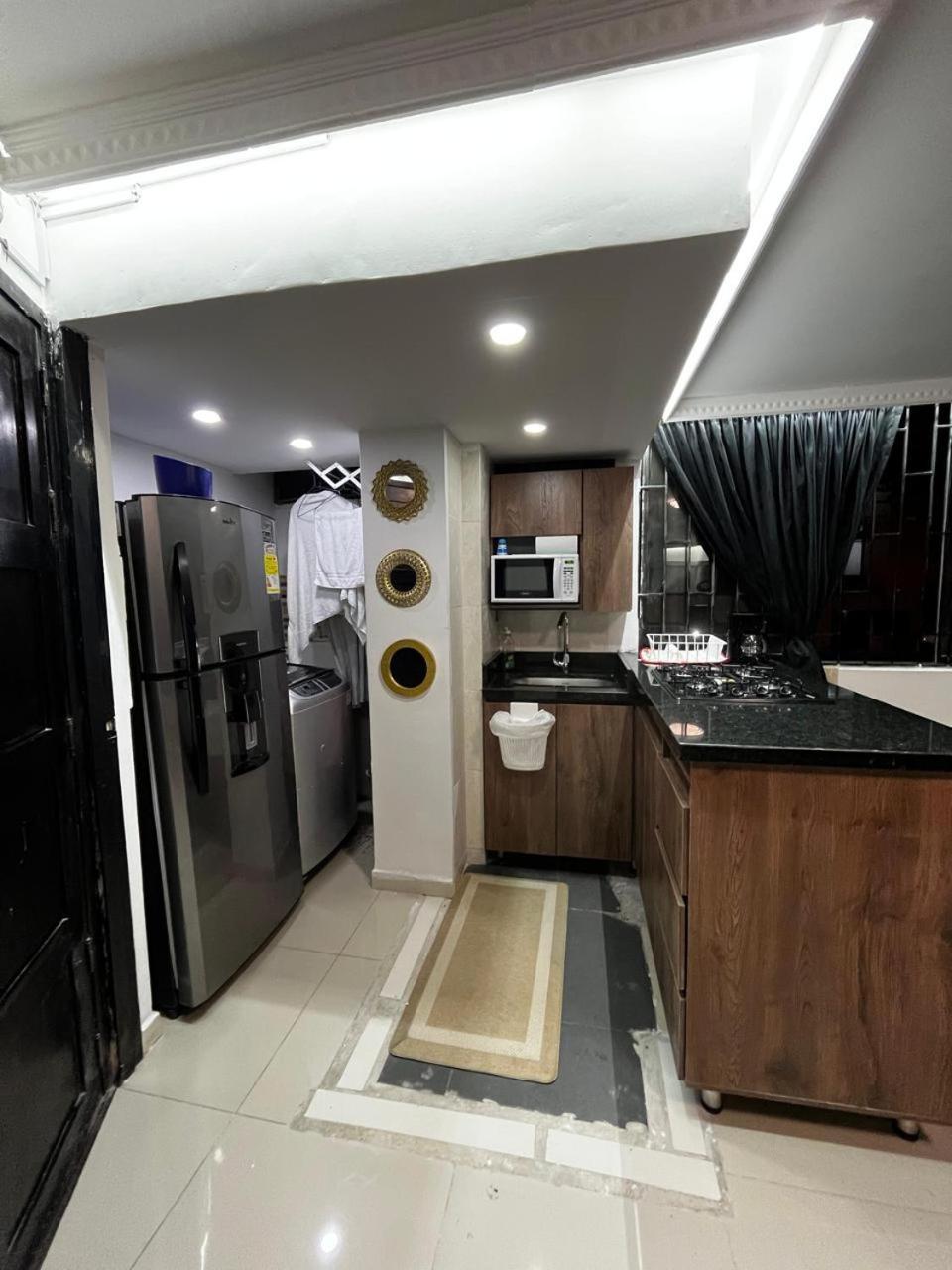 Modern Near Lleras Park Apartment *