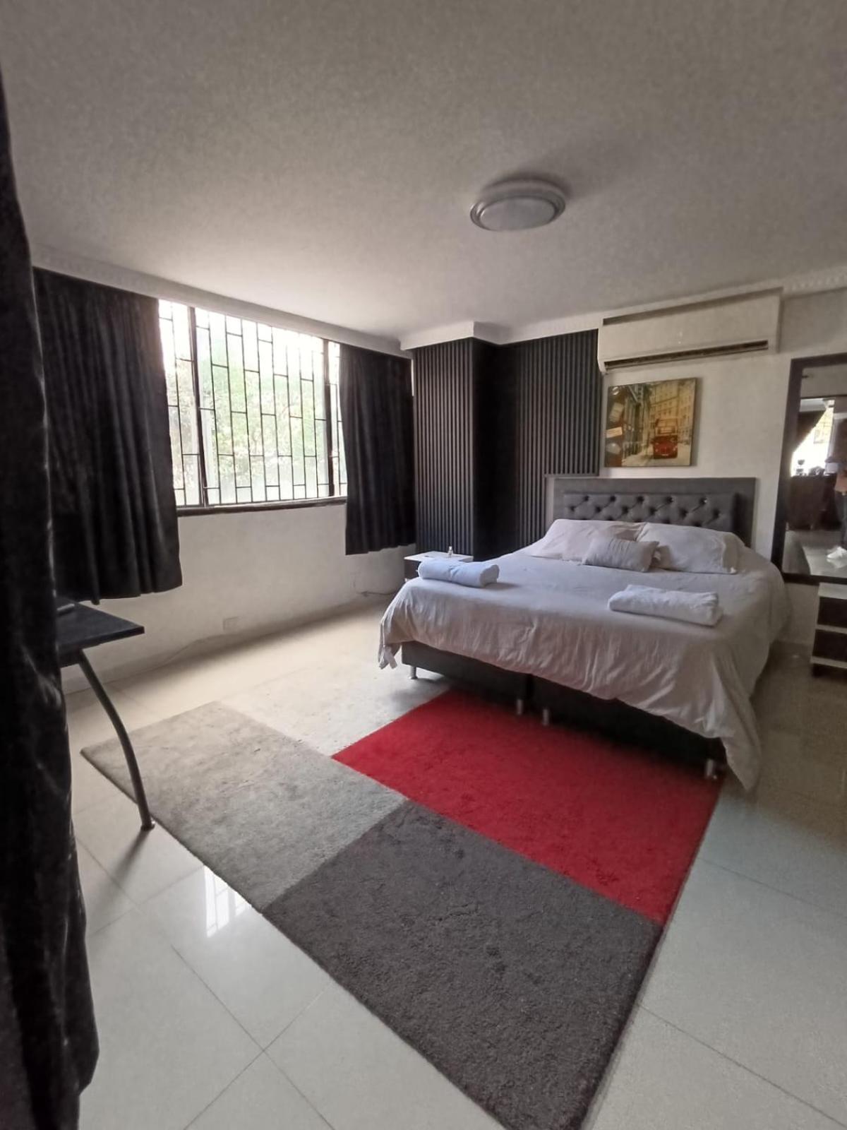 Apartment Modern Near Lleras Park