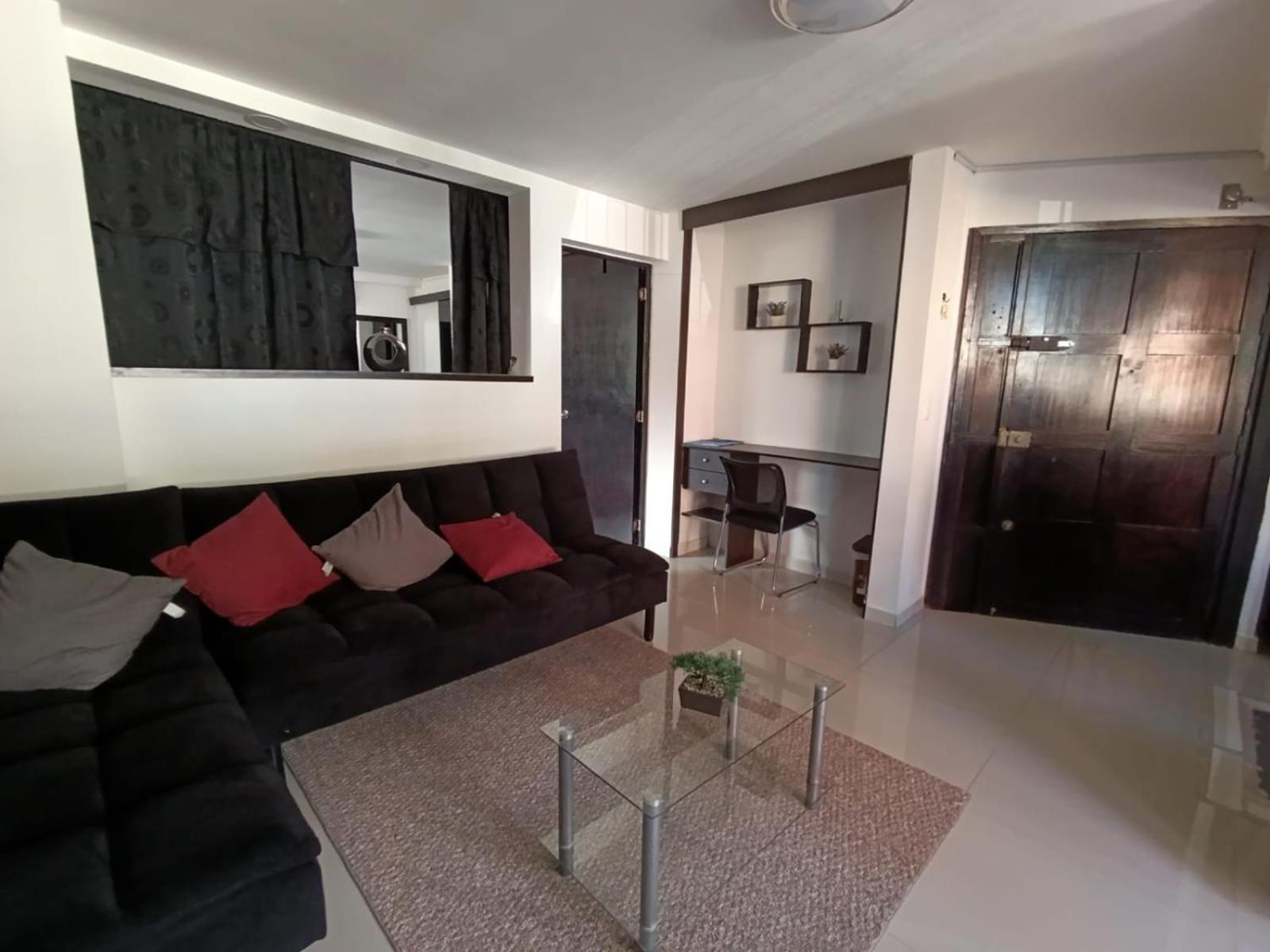 Apartment Modern Near Lleras Park