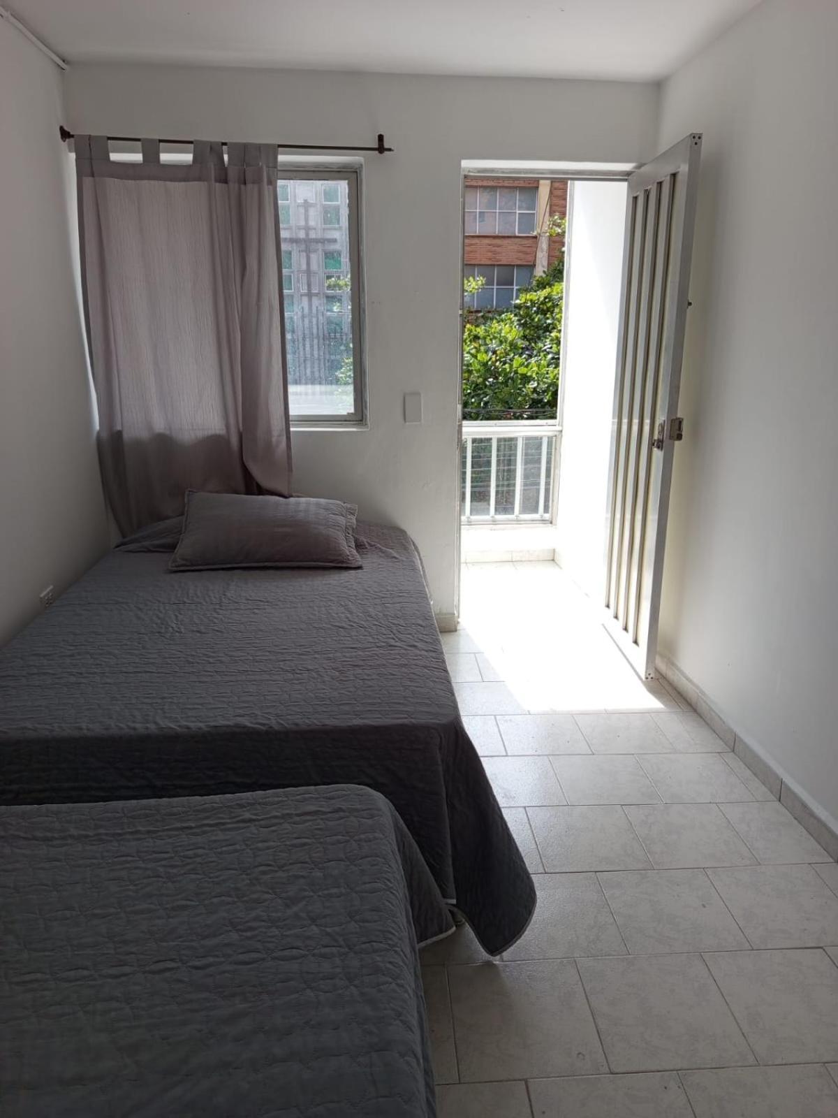 Cerca Estacion Floresta Apartment
