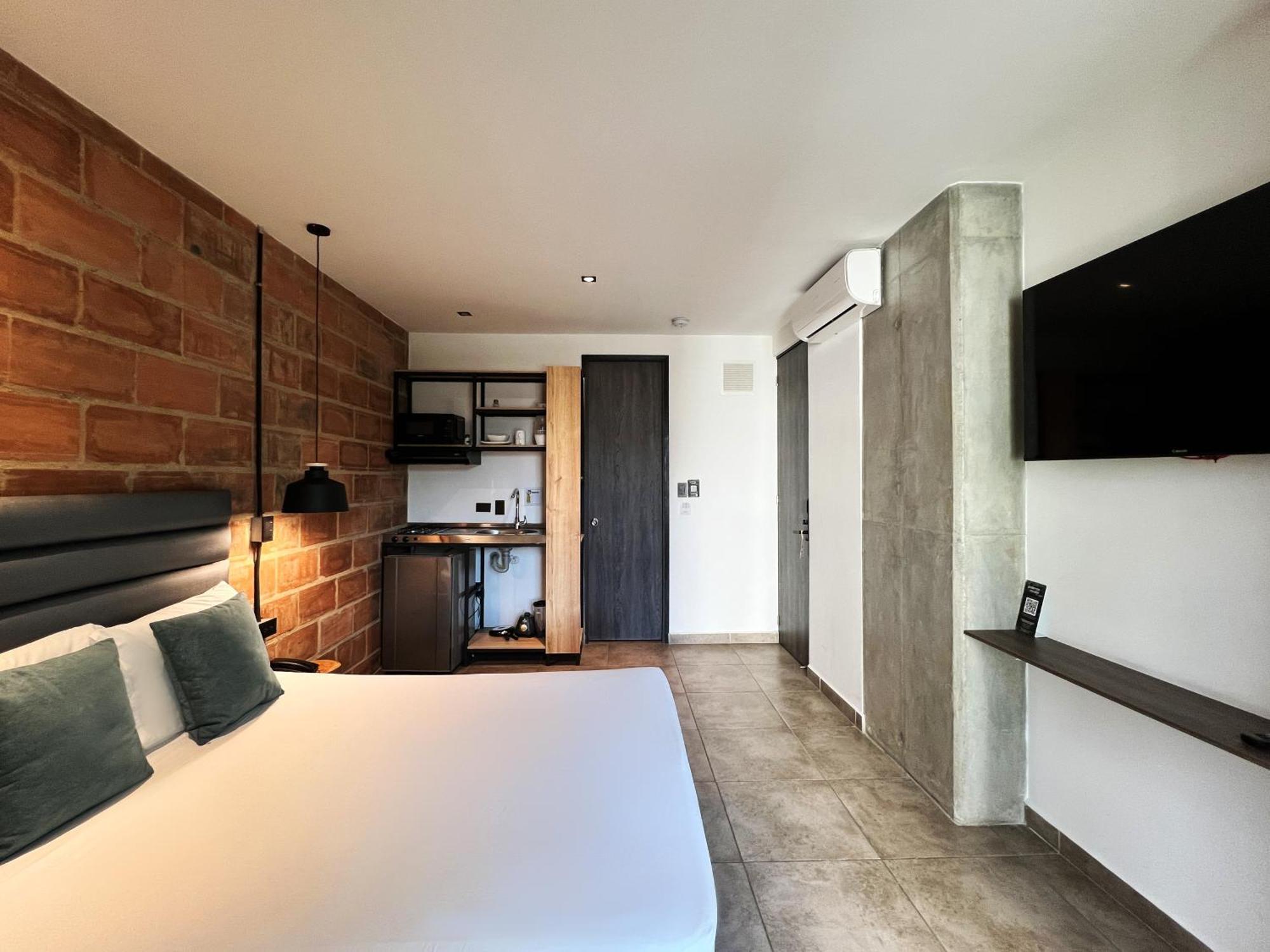 Aparthotel Con Piscina