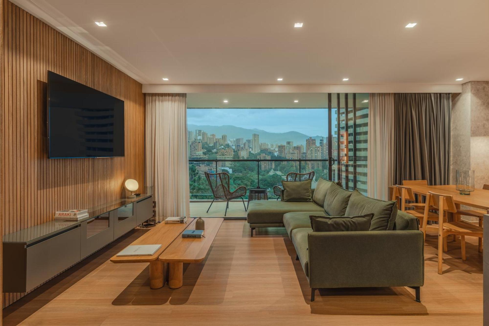 Wake Living Aparthotel 4*