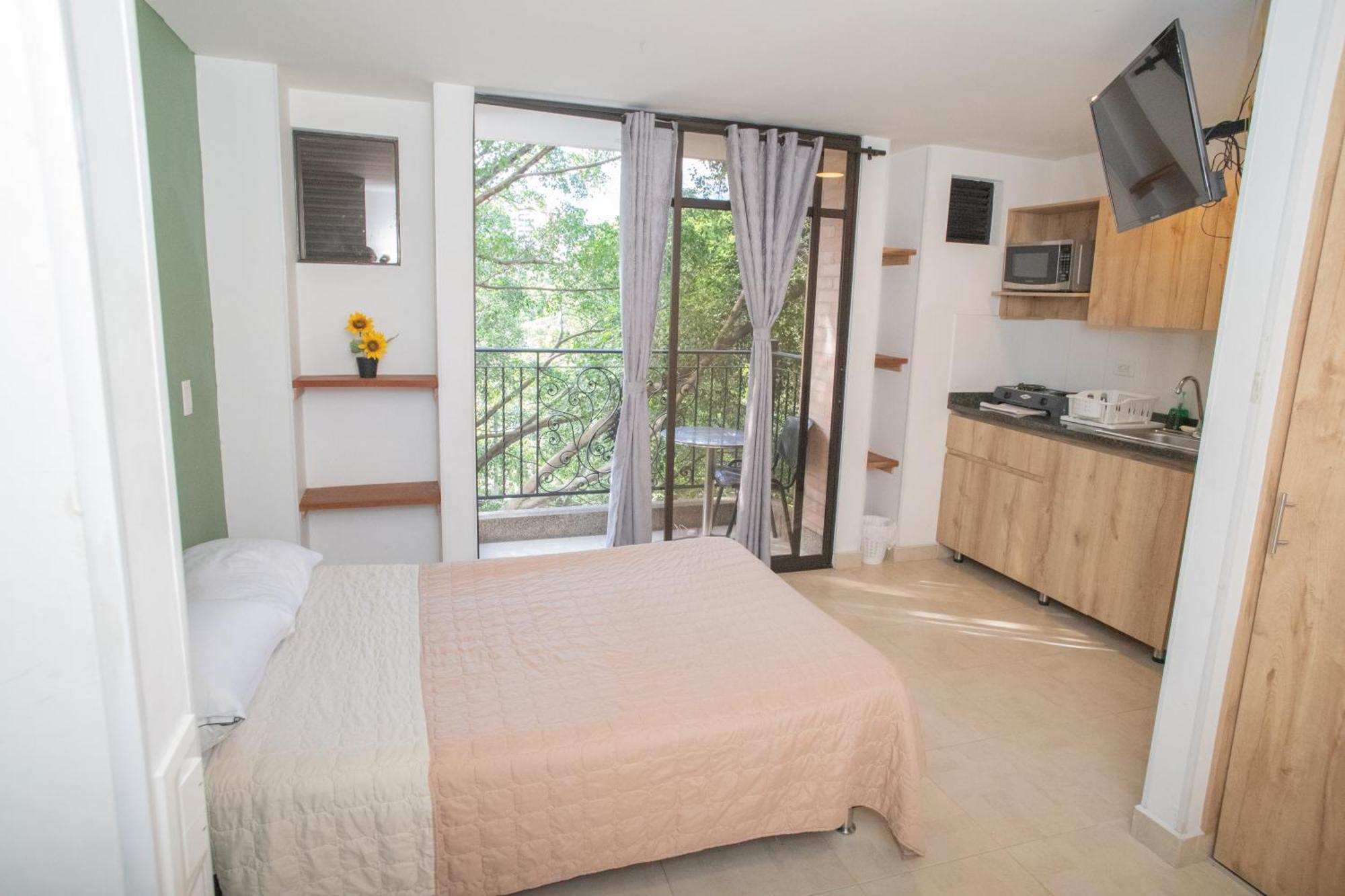 Edificio Fenicia Lofts Laureles * Medellin