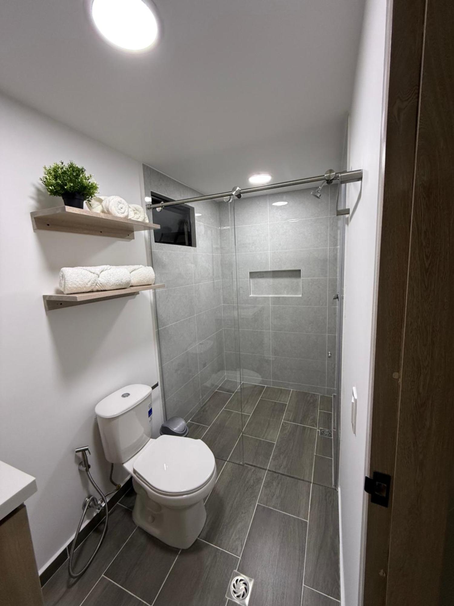 202 Nuevo Poblado Y Provenza Muy Cerca Apartment Medellin
