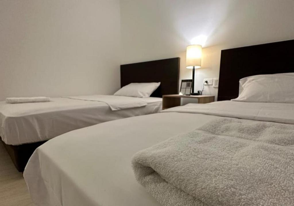 Only Adults Turismocolombi-fit Centro Opera *
