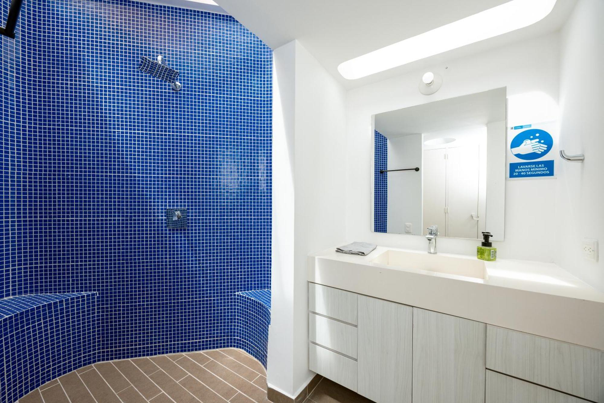 Villa 5br Poblado Close To Lleras Jacuzzi Cinema Ac Medellín