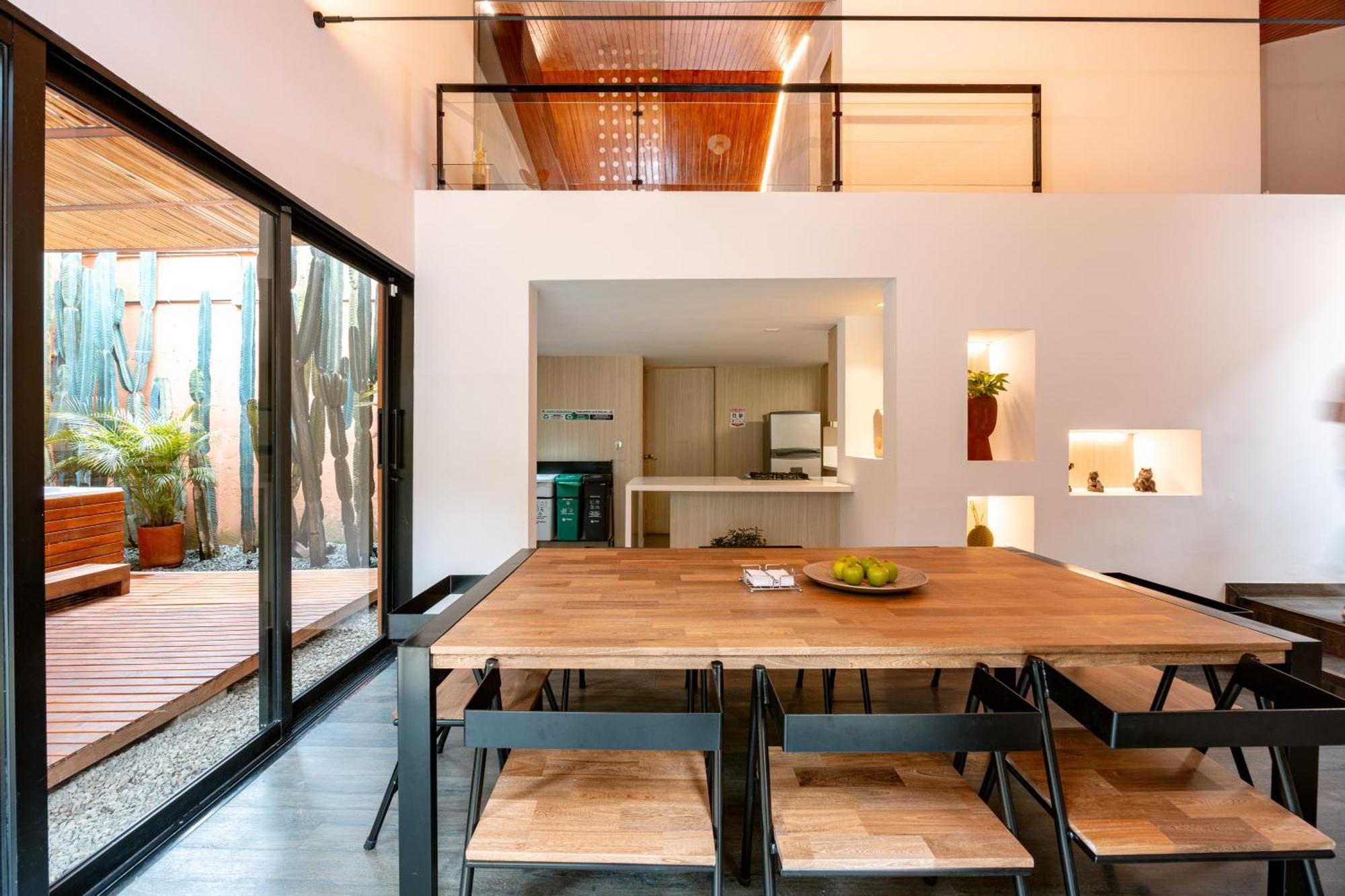 5br Poblado Close To Lleras Jacuzzi Cinema Ac Villa Medellín