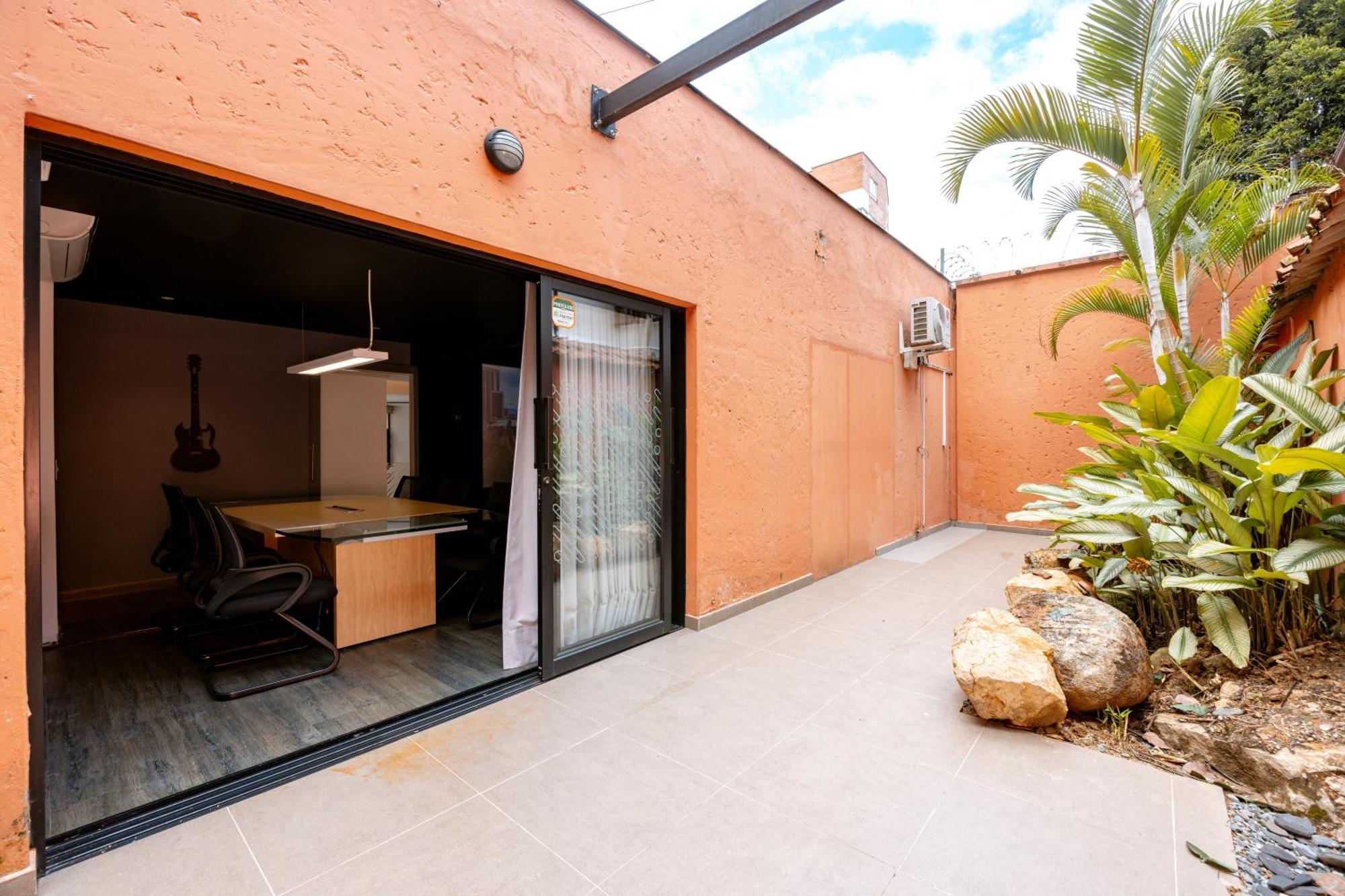 Villa 5br Poblado Close To Lleras Jacuzzi Cinema Ac Medellín