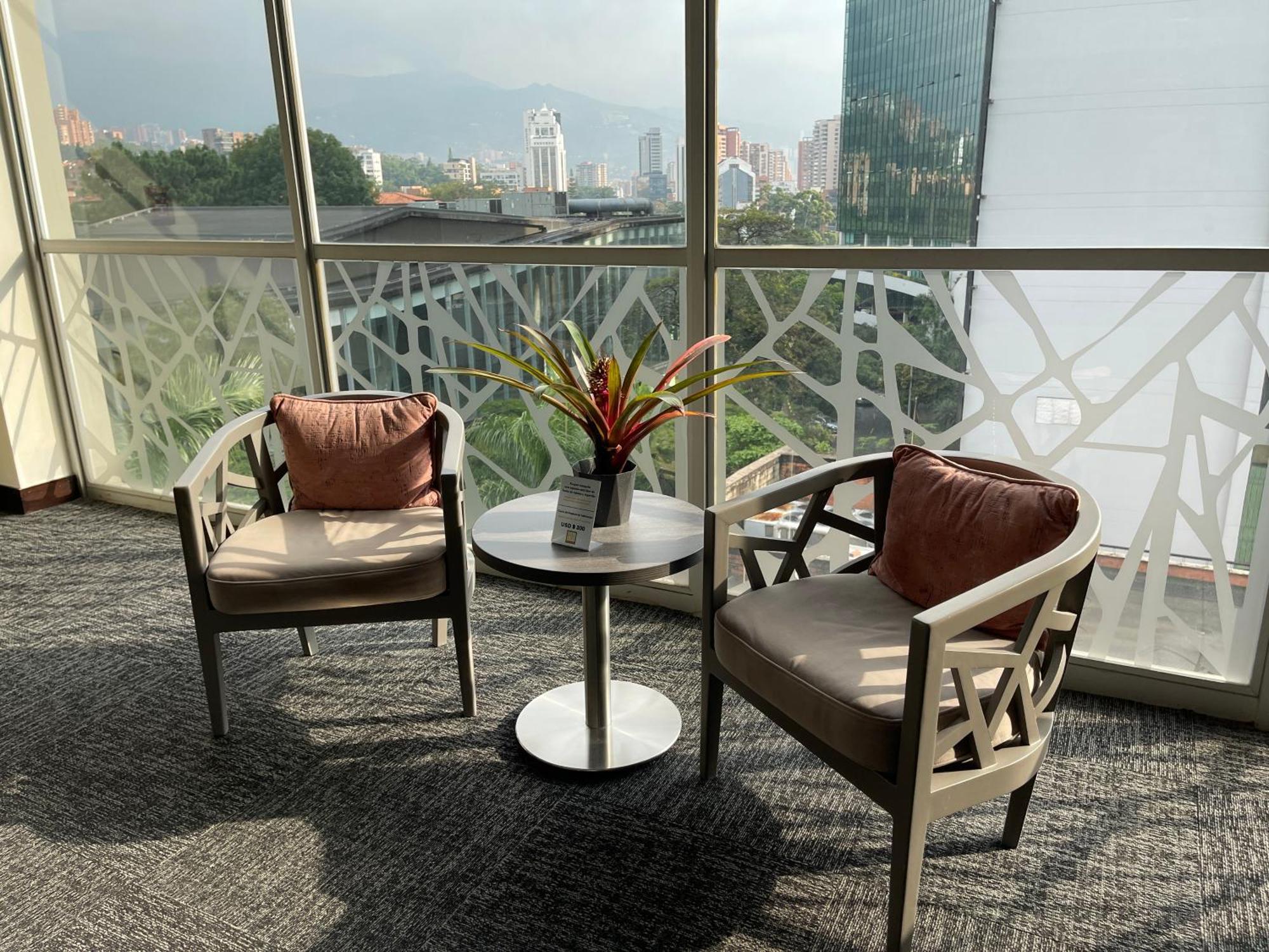 Bh El Poblado 4*