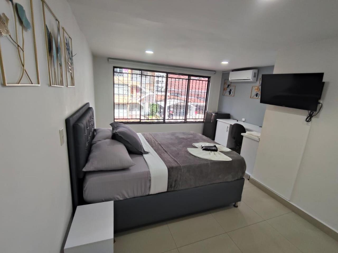 Glam House Hotel *