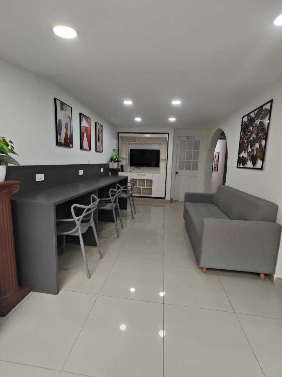 Glam House