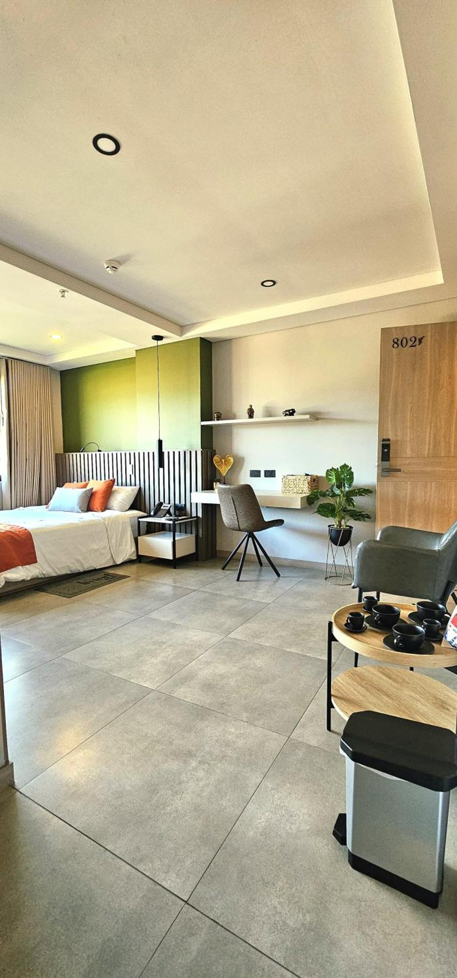 Living 35 Piso 8 Vip Hotel