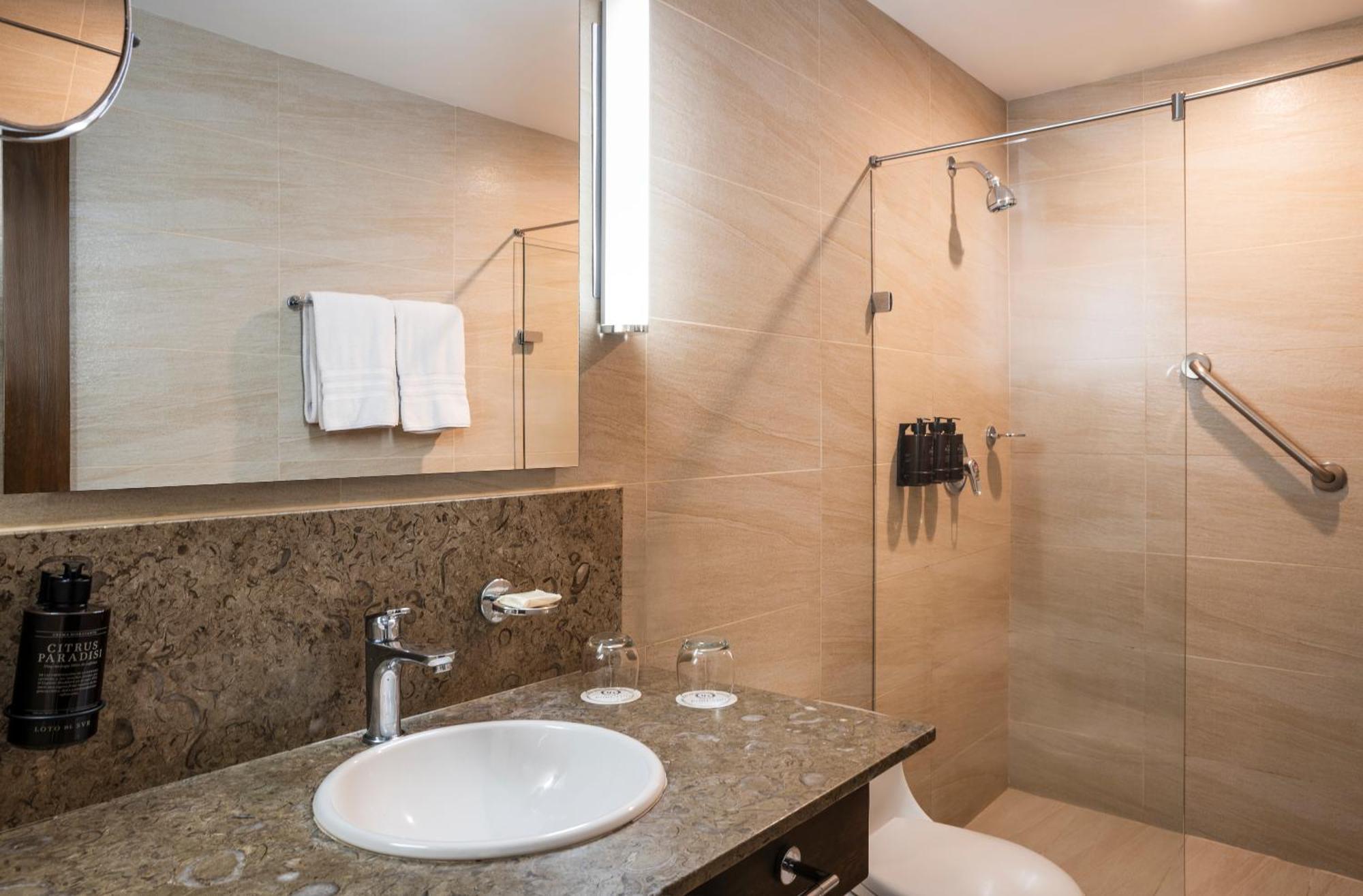 Poblado Alejandria Apartahotel 4*