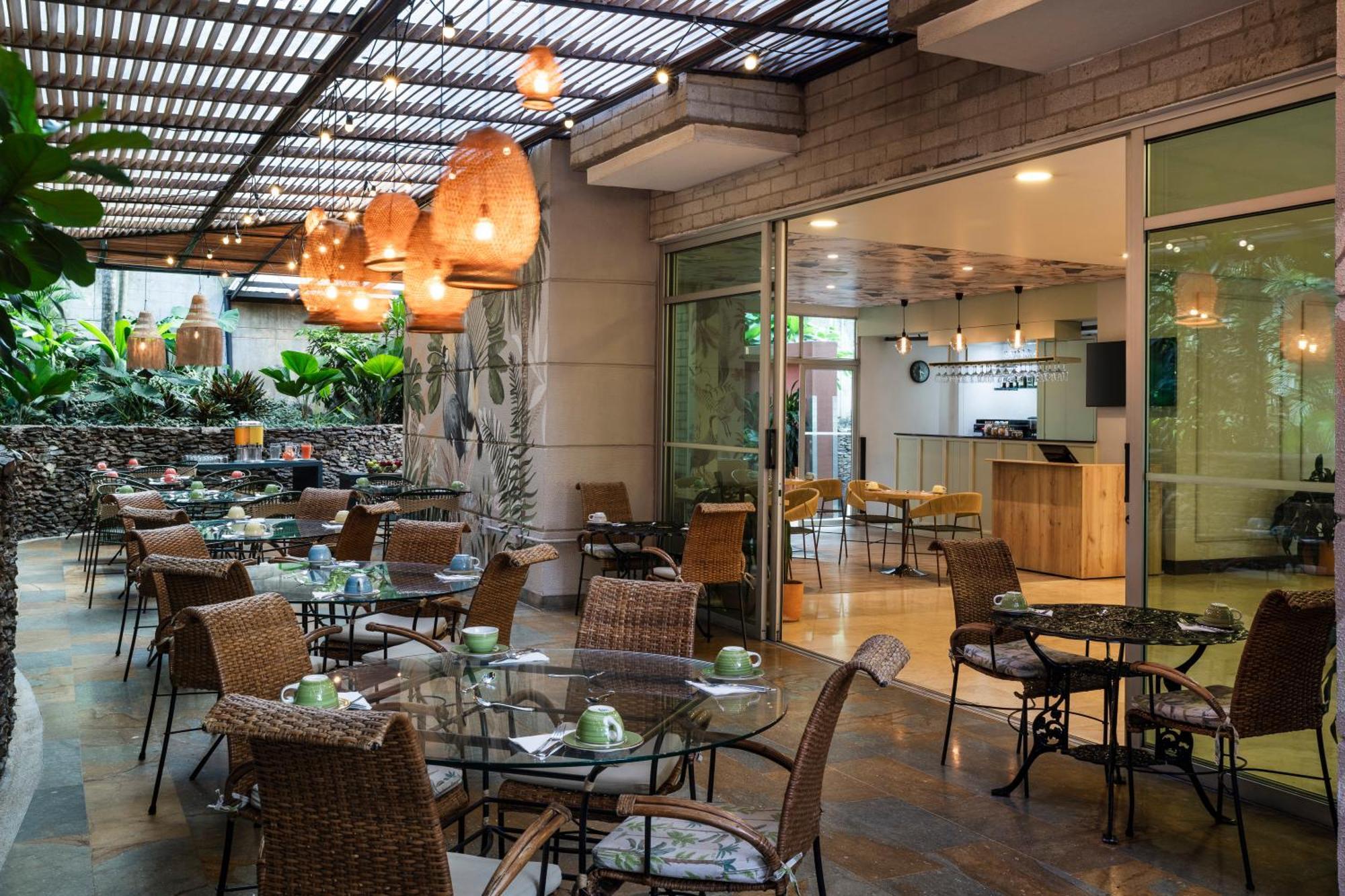 Poblado Alejandria Apartahotel Medellín