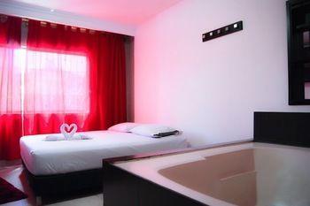 Paradise La 33 Hotel