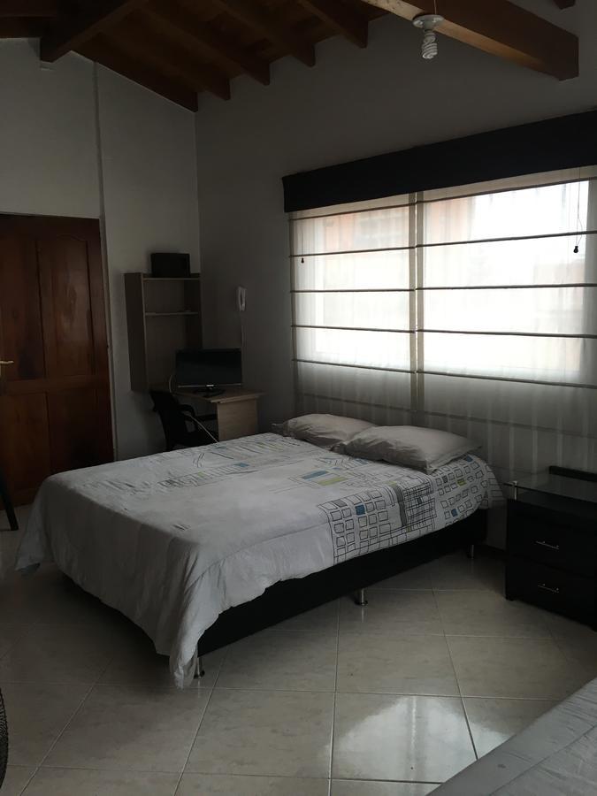 Aparthotel Apartaestudio La Floresta Medellin