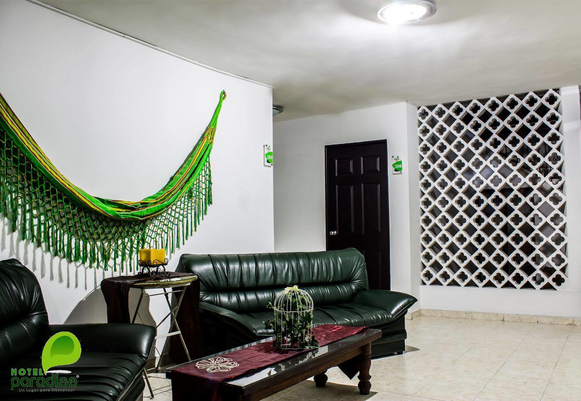 Hotel Paradise La 33