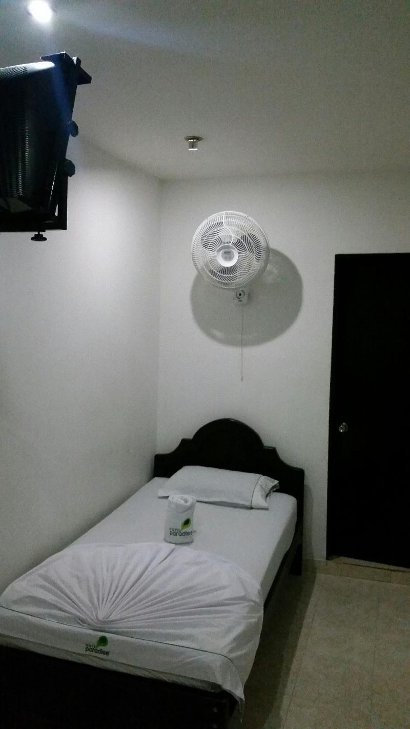 Hotel Paradise La 33