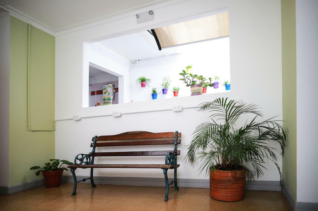 Albaka Guest House Bed & Breakfast Medellin