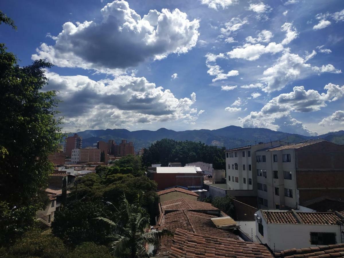 Aparta Montes La 70 * Medellin