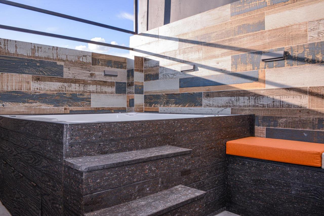 Apartment Lleras Ac Hot Tub Medellin