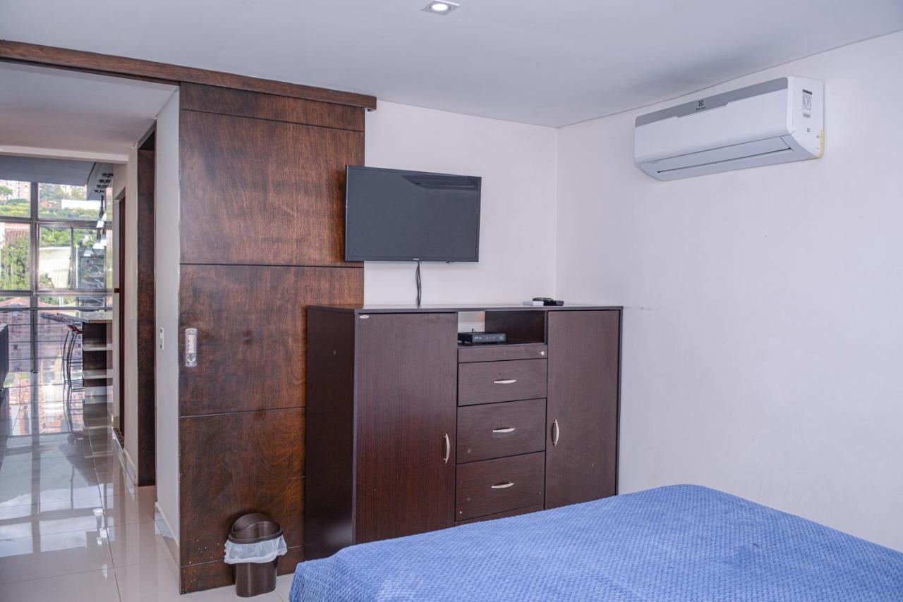 Lleras Ac Hot Tub Apartment
