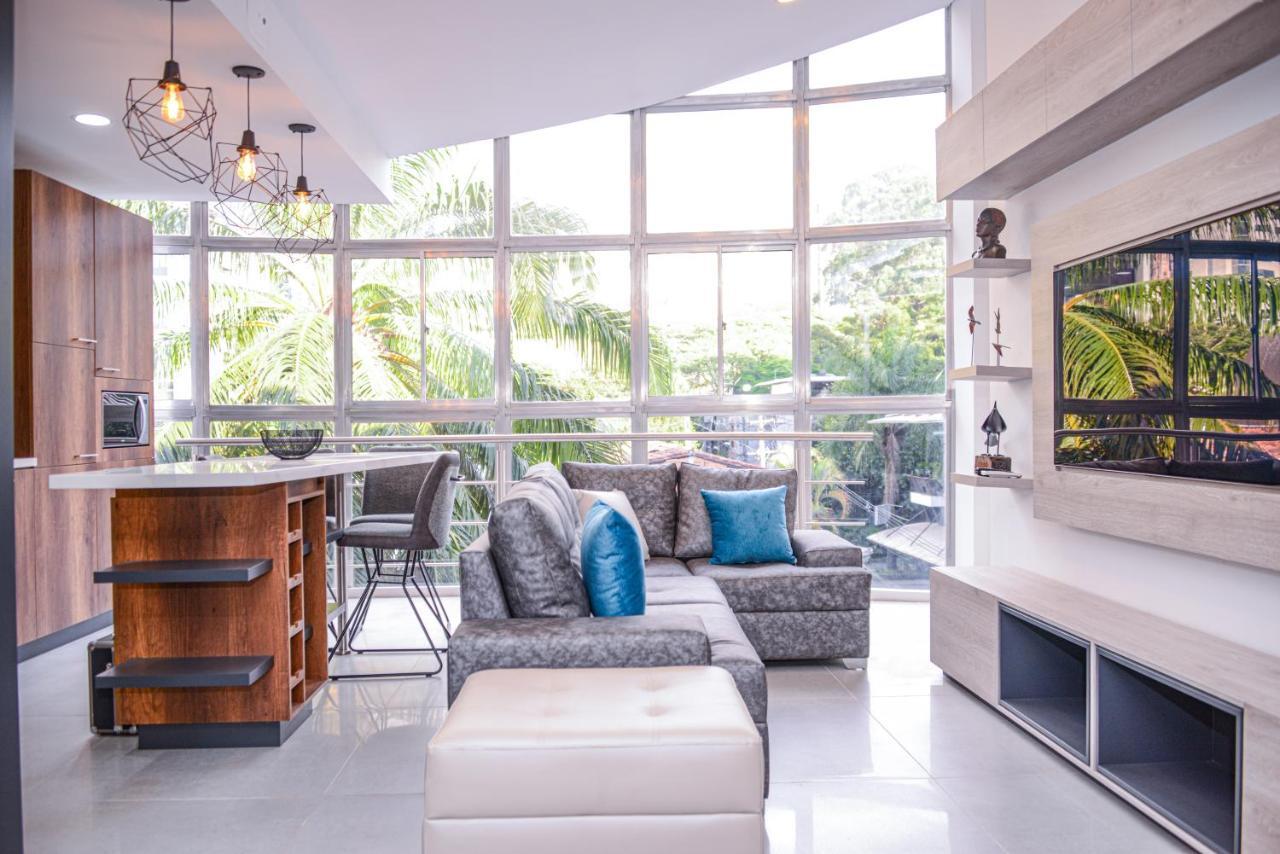 Apartment Lleras Ac Hot Tub Medellin