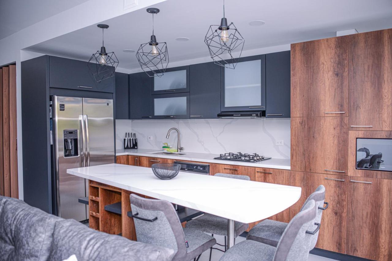 Lleras Ac Hot Tub Apartment