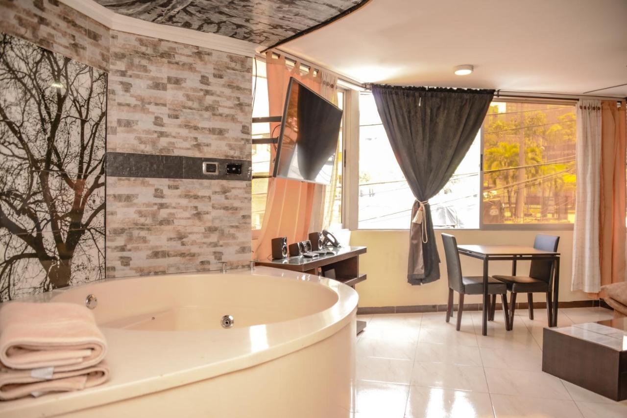Calle 10 Apartment Medellin