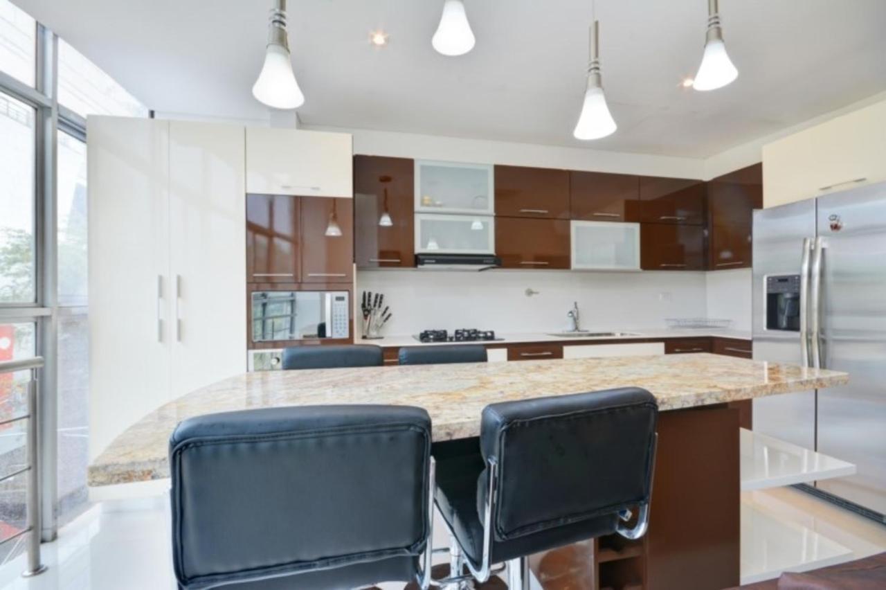 Lleras Ac Hot Tub Apartment *