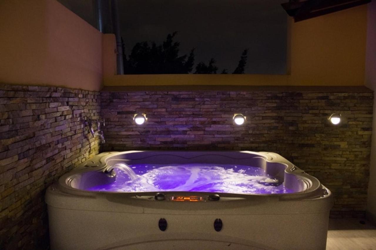 Apartment Lleras Ac Hot Tub *