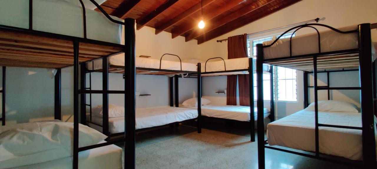 Basico Medellin Hostel Guest house