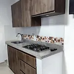 Casa Estadio Medellin Apartamentos Turisticos Renovados Y Modernos Cerca Al Metro - Barrio Laureles-Estadio