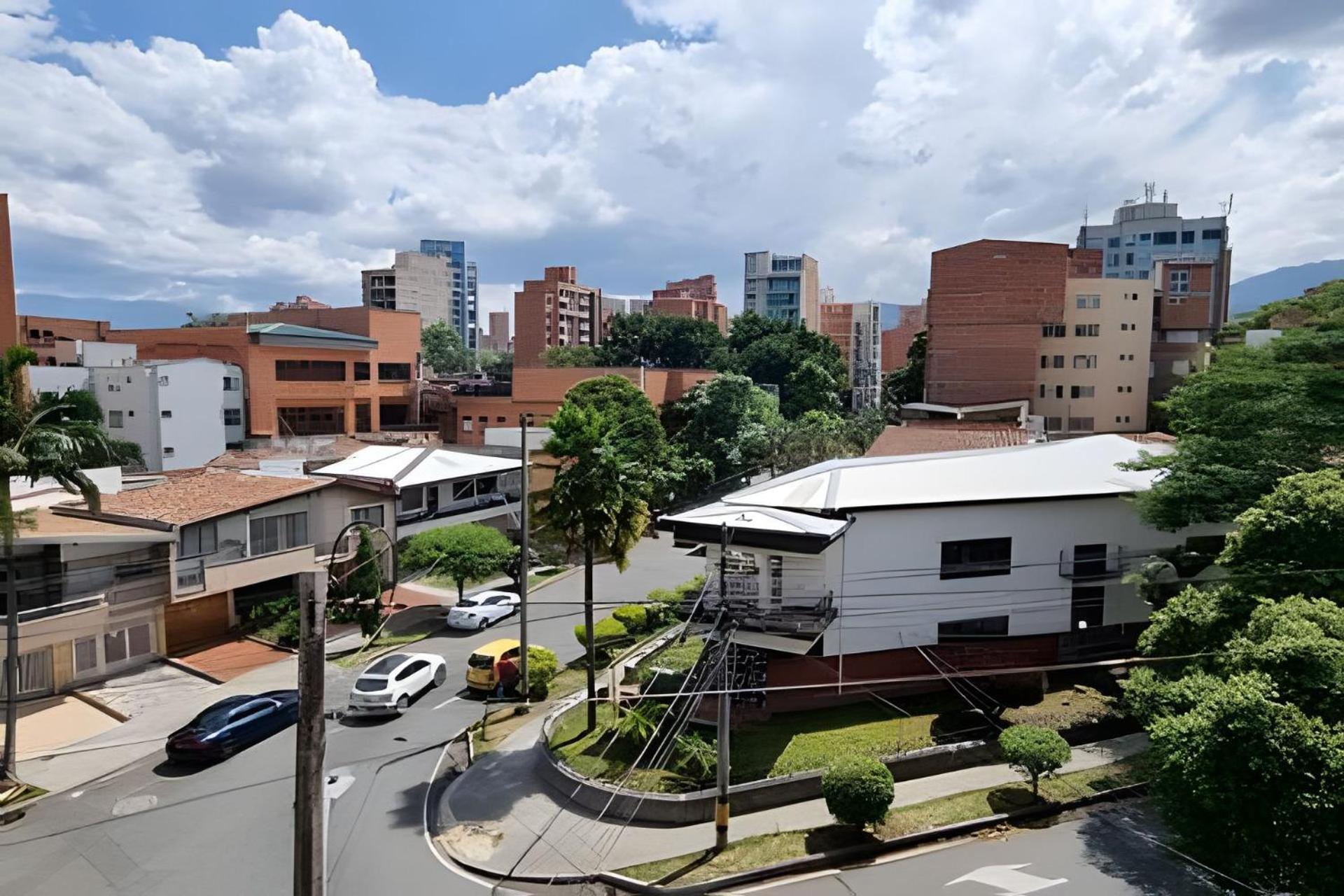 Ed Santo Tomas Laureles *