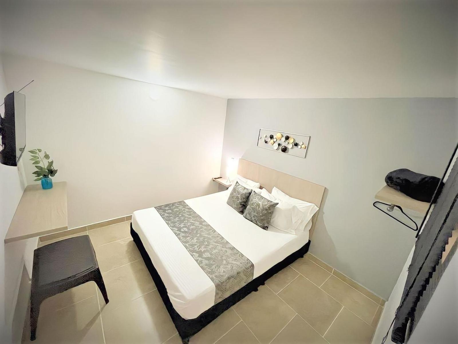 12 Nights Medellin