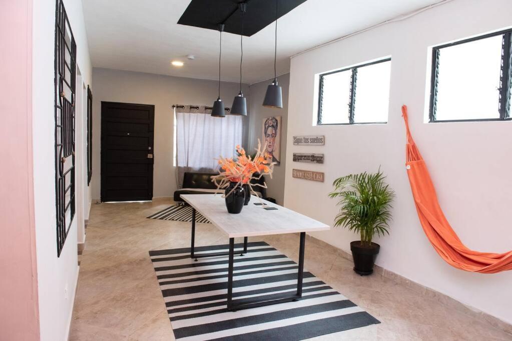 Pleasant House 20 People In Laureles Apartment