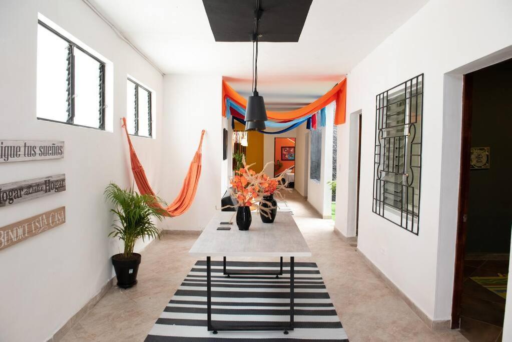 Pleasant House 20 People In Laureles Apartment *