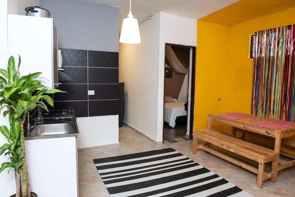 Apartment Pleasant House 20 People In Laureles Medellin