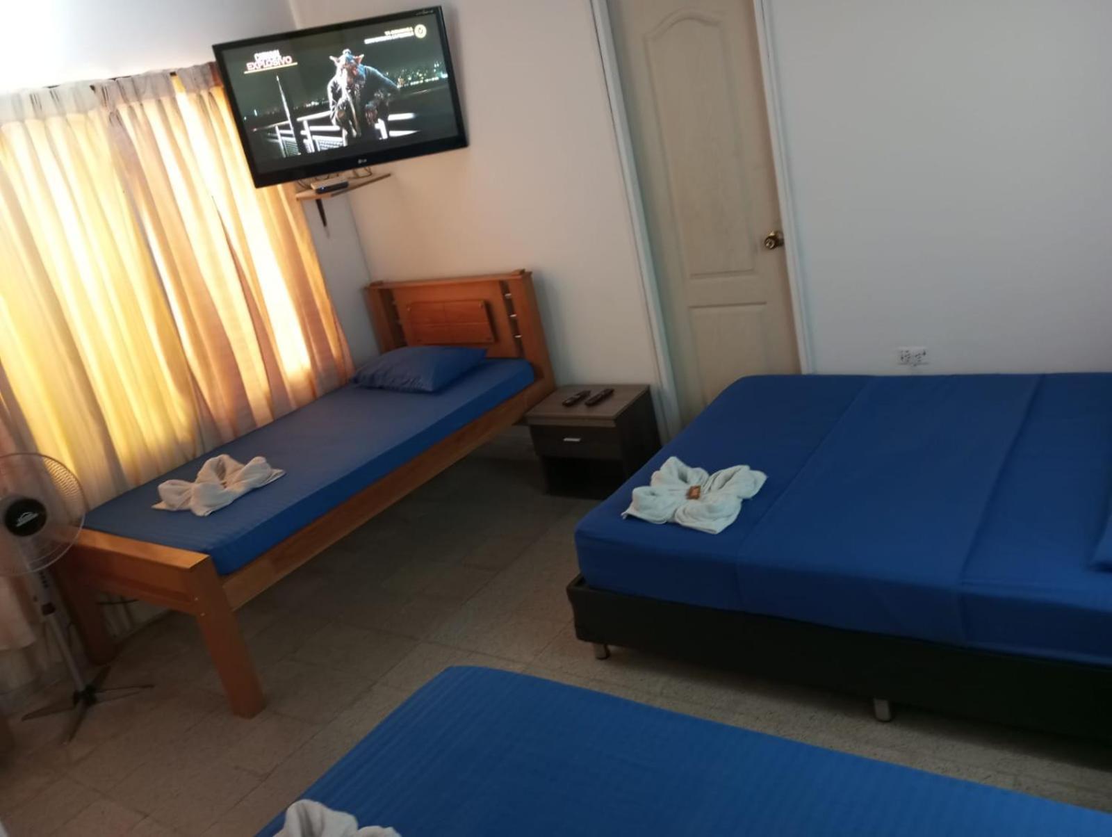 Yellow House Hostel Medellin