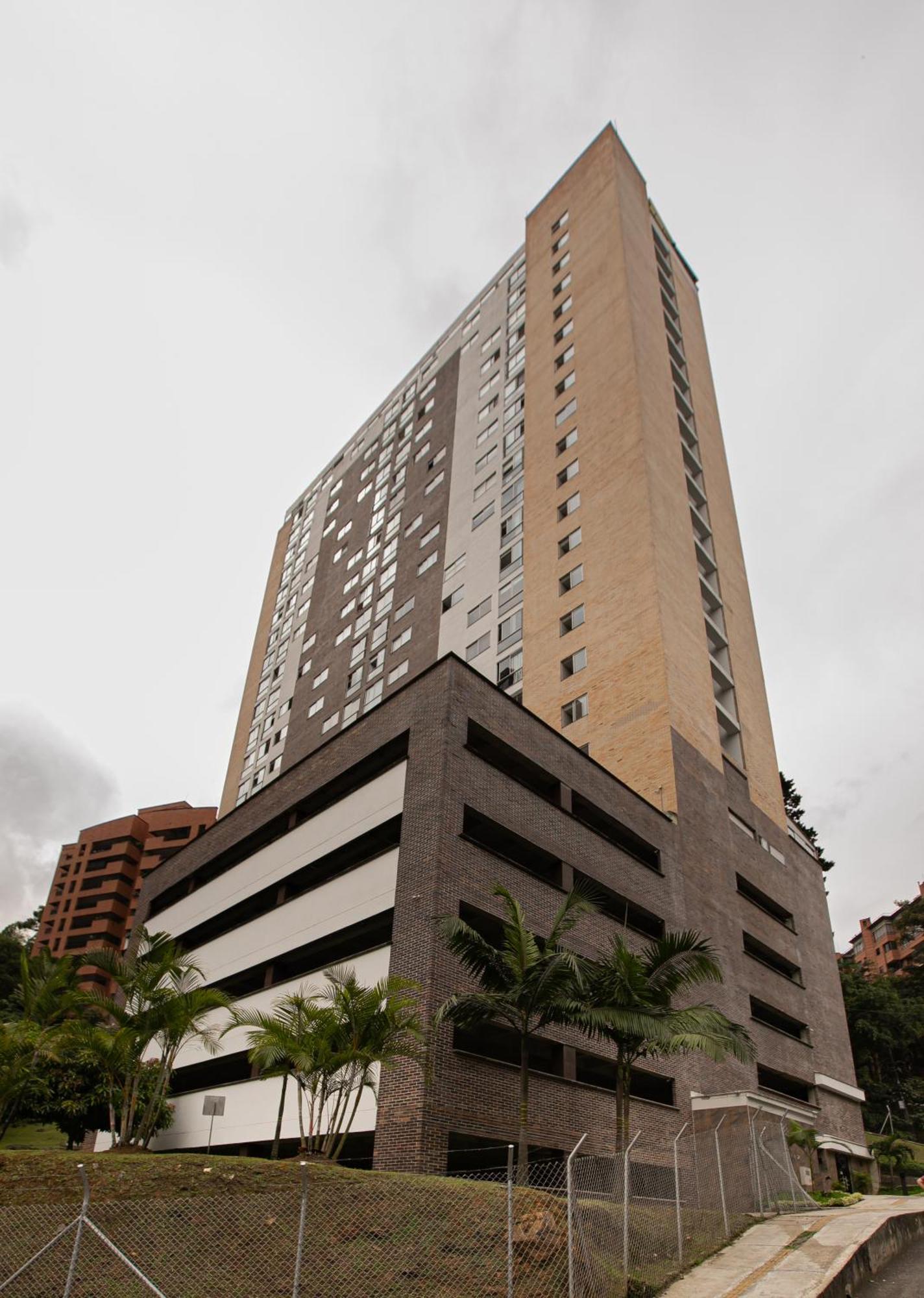Beautiful In Poblado-tesoro Near Provenza! *