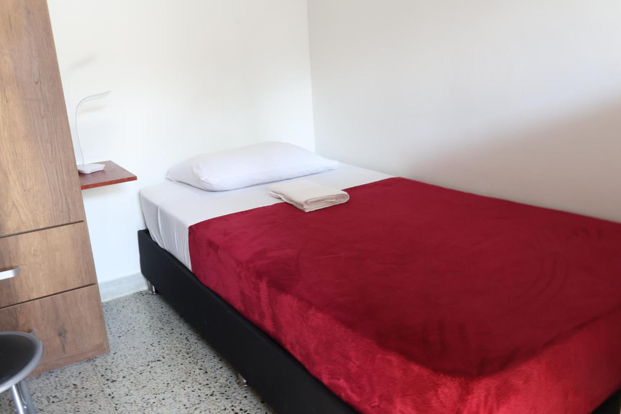A1 Living Poblado Comoda Privada Homestay *
