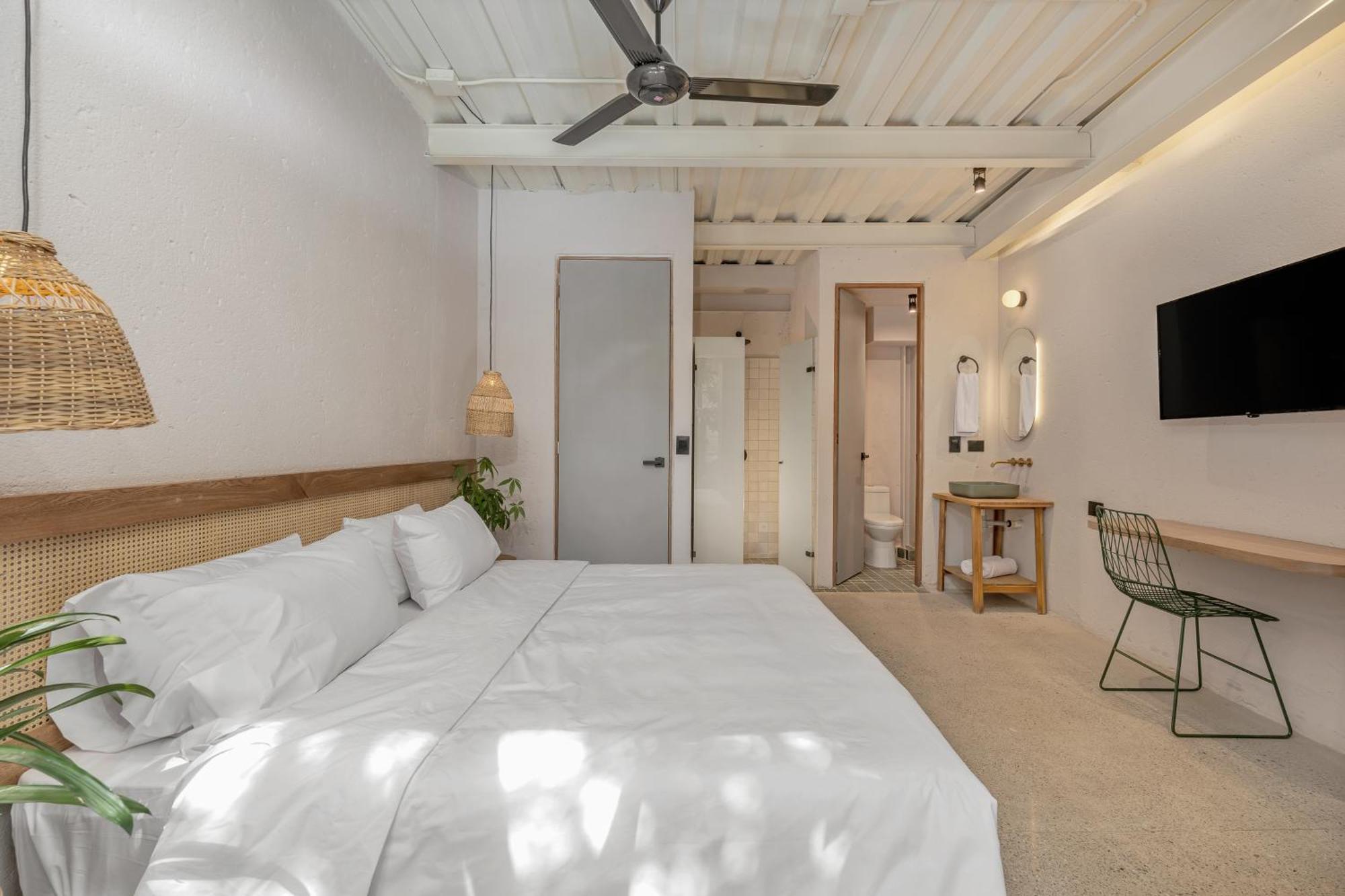 Botanica Casa Manila By Housy Host Medellin