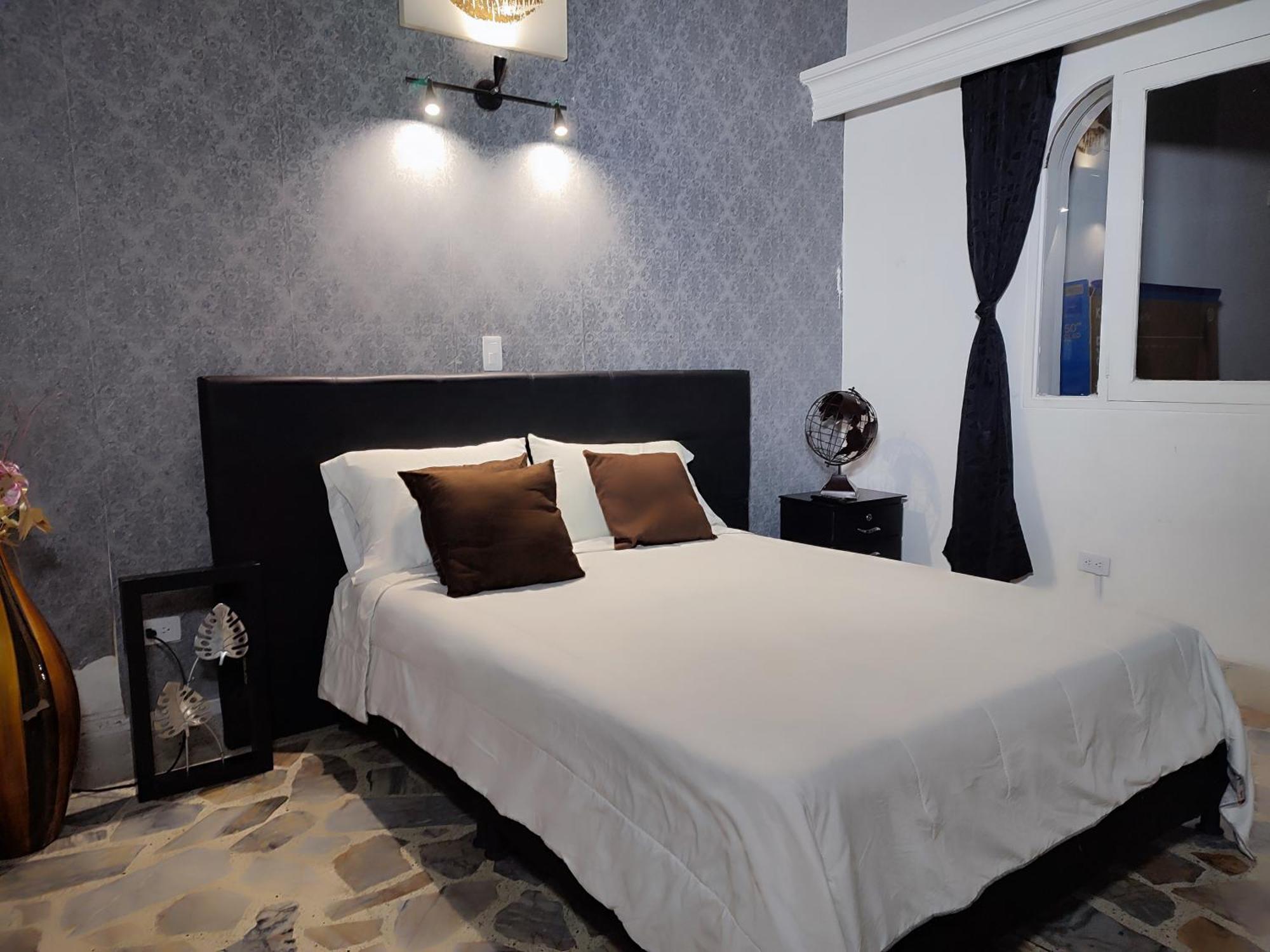 Luxury At Poblado 6 Bdrm Epic Manor Villa