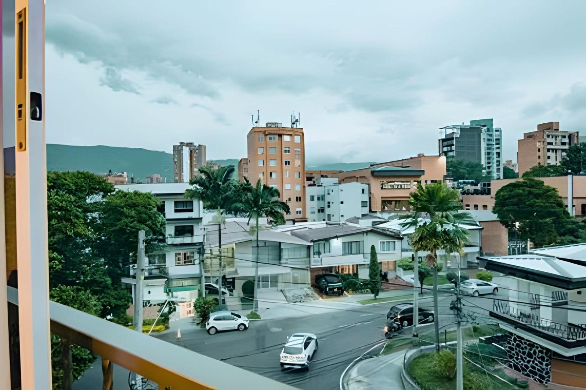 Ed Santo Tomas Laureles Medellín