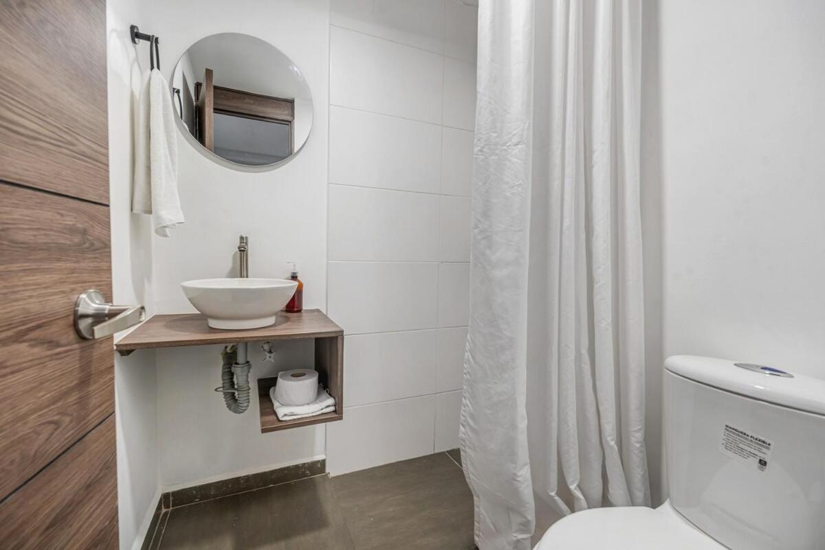 Nowa Terra Ph - Heated Small Pool, Bbq & Ac Lleras Park