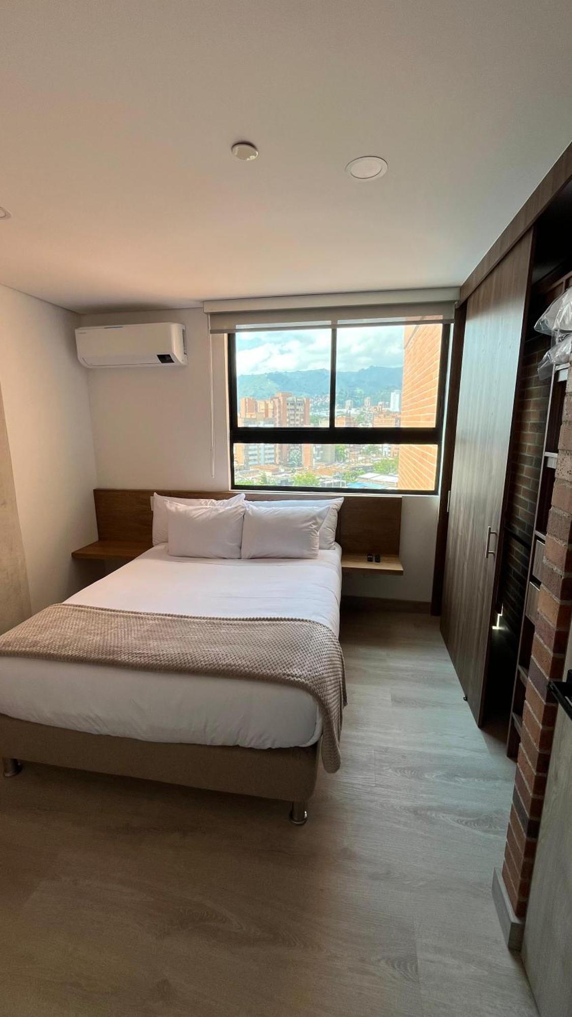 Kyux * Medellin